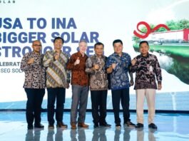 Gubernur Jateng Ahmad Luthfi ketika resmikan pabrik panel surya di Batang
