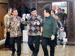 Ketum PSSI Erick Thohir ketika bertemu Gubernur Jateng Ahmad Luthfi dan Wakil Gubernur Jateng Taj Yasin Maimoen.
