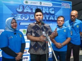Wakil Gubernur Jateng Taj Yasin Maimoen ketika launching digitalisasi ekonomi yang digelar di halaman Kantor Gubernur Jawa Tengah