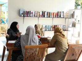 Bunda Literasi Jateng Nawal Arafah Yasin ketika resmikan Aksara Kafe D’Rooftop