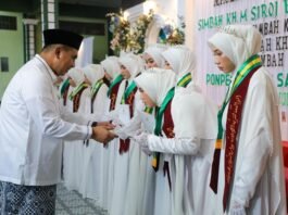 Wakil Gubernur Jateng Taj Yasin Maimoen ketika di Ponpes Darus Salam Demak