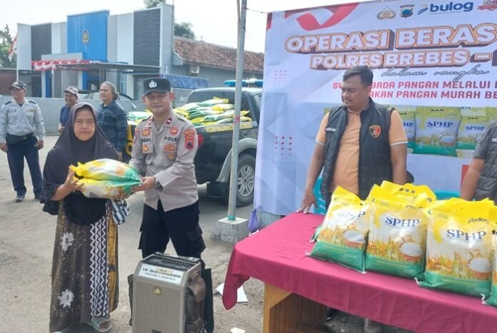 Polres Brebes ketika gelar Gerakan Pangan Murah