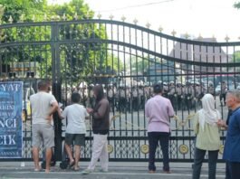 Polisi berjaga untuk antisipasi Demo Pati di sekitar Alun-alun dan Kantor Bupati Pati