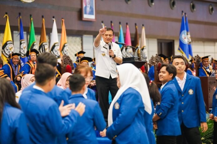 Gubernur Jateng Ahmad Luthfi ketika di acara penerimaan mahasiswa baru Undip