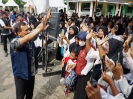 Gubernur Jateng Ahmad Luthfi ketika menghadairi acara bertajuk "Graduasi Sukses Brebes Beres" yang digelar di Islamic Center Brebes