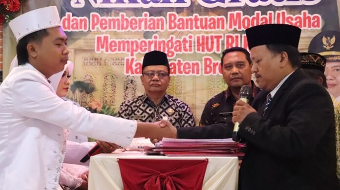Pemkab Brebes ketika gelar nikah massal gratis (Foto:ist)