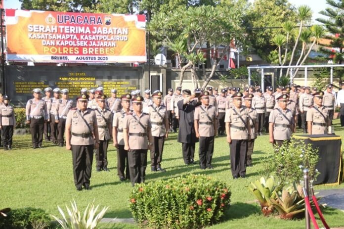 Polres Brebes ketika upacara sertijab