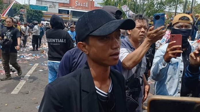 Koordinator aksi demo Pati Husen