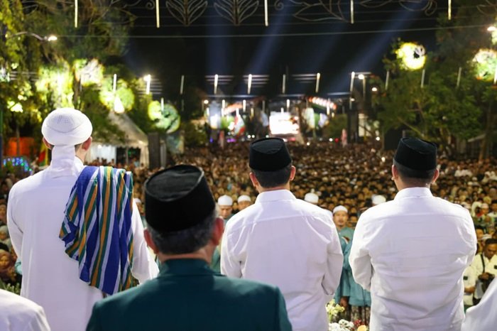 WhatsApp Image 2025-08-19 at 07.10.20 Gubernur Jateng Ahmad Luthfi dan Wakil Gubernur Jateng Taj Yasin Maimoen di acara Jateng Bersholawat di Batang