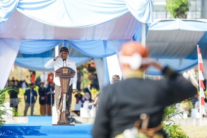 Gubernur Jateng Ahmad Luthfi ketika upacara Peringatan Hari Jadi ke 80 Prov Jawa Tengah di KEK Batang
