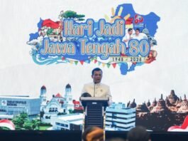 Gubernur Jateng Ahmad Luthfi ketika upacara Peringatan Hari Jadi ke-80 Provinsi Jawa Tengah yang digelar di Kawasan Ekonomi Khusus (KEK) Industropolis Batang,