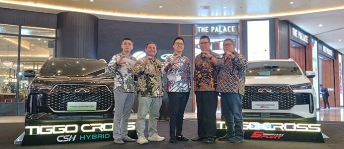 Chery TIGGO Cross CSH Hybrid dan Sport 1.5 T ketika resmi diluncurkan di Queen City Mal Semarang