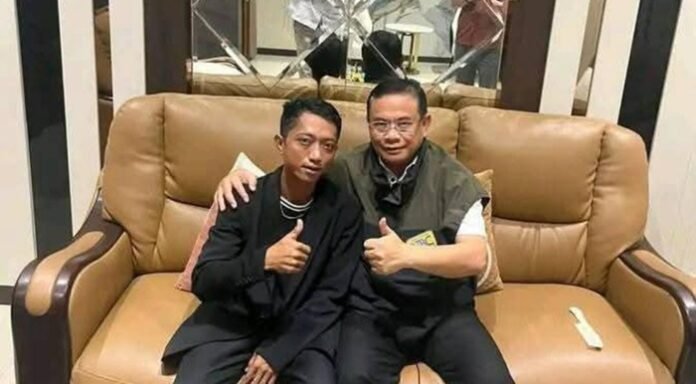 Bupati Pati Sudewo dan Koordinator Aliansi Masyarakat Pati Timur Bersatu, Ahmad Husein