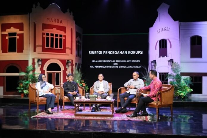 Sekda Jateng Sumarno ketika acara Dialog Antikorupsi di TVRI Semarang,