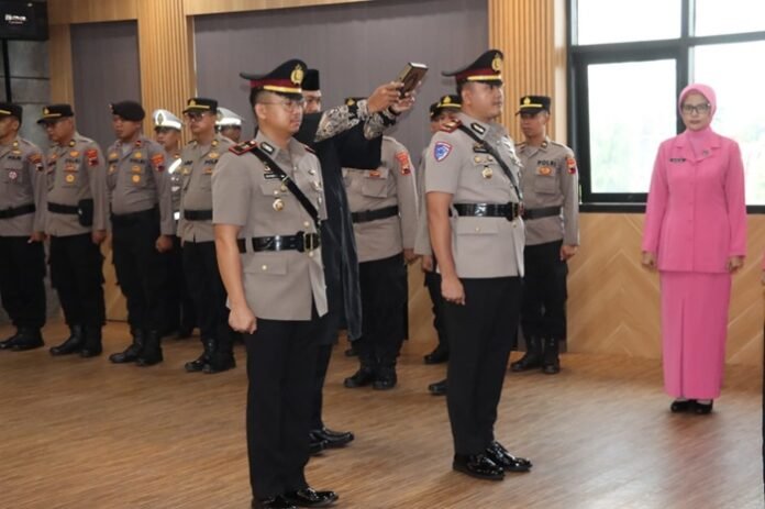 Pelantikan AKP Ahmad Zainurrozaq sebagai Kasat Lantas Polres Brebes.