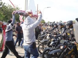 Polres Brebes ketika latihan penanganan demo unjuk rasa