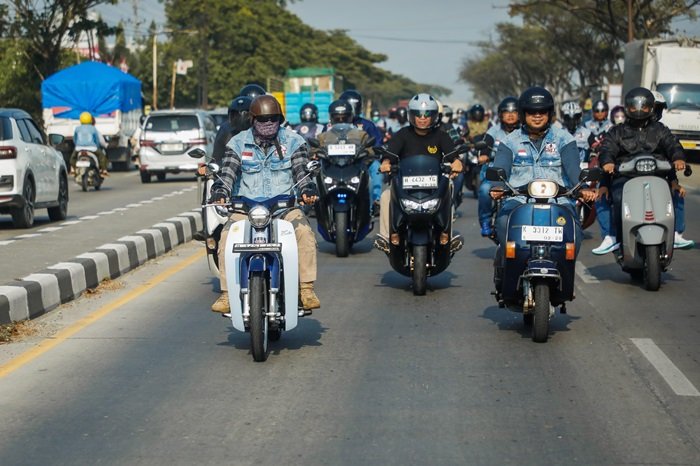 WhatsApp Image 2025-08-23 at 15.36.16 Gubernur Jateng Ahmad Luthfi (kiri) dan Wakil Gubernur Jateng Taj Yasin Maimoen ketika touring dari Semarang ke Demak