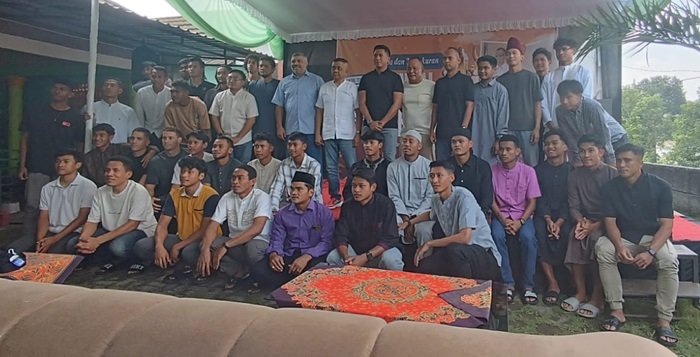 WhatsApp Image 2025-08-23 at 20.43.12 Manajemen dan pemain Kendal Tornado FC ketika menggelar tasyakuran di Pondok Pesantren Al Wahdah, Boja, Kabupaten Kendal