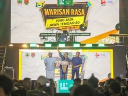 Gubernur Jawa Tengah Ahmad Luthfi, didampingi Wakil Gubernur Taj Yasin dan Sekretaris Daerah Provinsi Jateng Sumarno di acara puncak peringatan Hari Jadi ke 80 Provinsi Jawa Tengah di Lap Simpang Lima Semarang