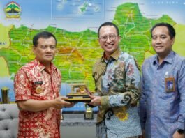 Gubernur Jateng Ahmad Luthfi ketika menerima jajaran PLN