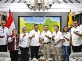 Gubernur Jateng Ahmad Luthfi ketika menerima audiensi BKK Jateng