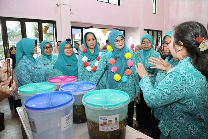 WhatsApp Image 2025-08-27 at 19.25.23 Ketua TP PKK Jateng Nawal Arafah Yasin ketika di pelatihan Keterampilan Usaha Ekonomi Daerah di Magelang Rabu