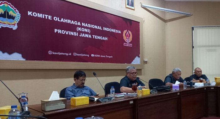 WhatsApp Image 2025-08-27 at 20.22.43 Ketua Umum KONI Jateng Bona Ventura Sulistiana memimpin rapat pleno pengurus di Kantor KONI Jateng