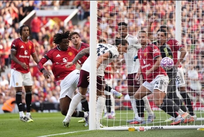 Gol Arsenal lawan Manchester United