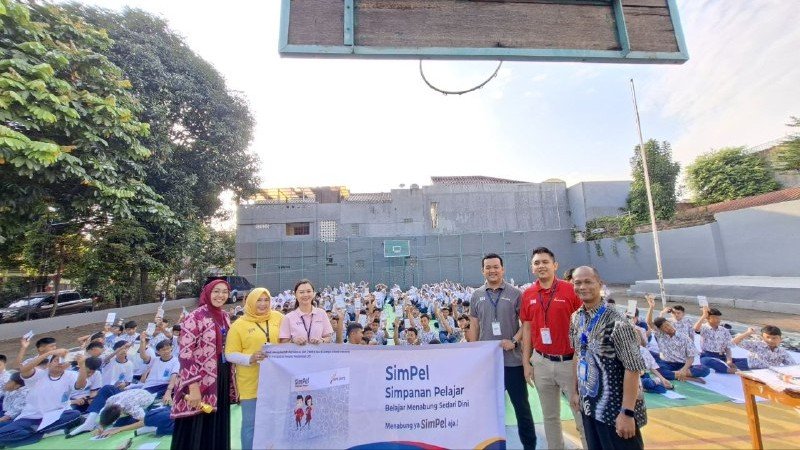 Bank Jateng Sosialisasi dan Edukasi Menabung Sejak Dini melalui program Tabungan Simpanan Pelajar (SimPel) di SMP Cendrawasih 1 Jakarta, pada Kamis (31/7/2025). (Foto : Dok Bank Jateng)
