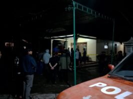 Evakuasi korban dilakukan Polres Karanganyar. (Foto : Istimewa)