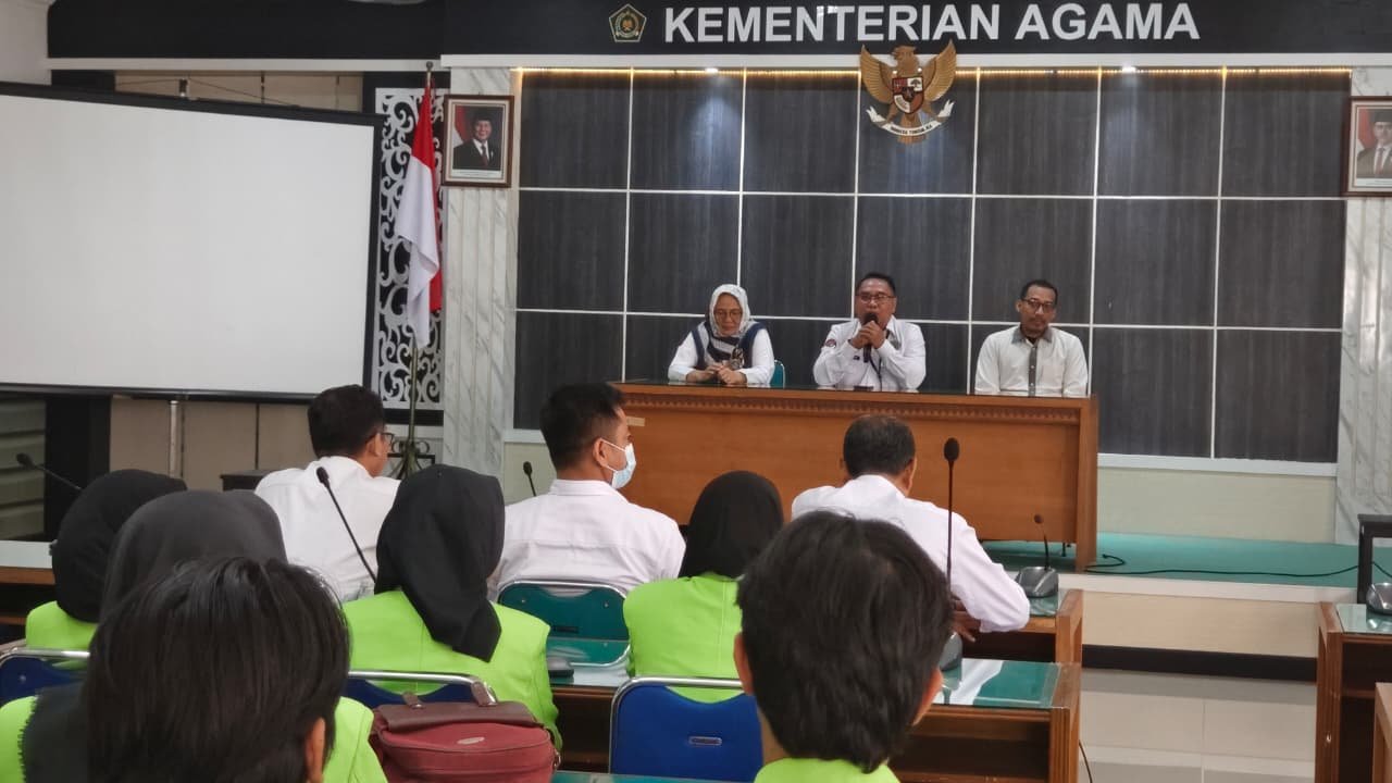 UIN Walisongo Mahasiswa Praktik Pengalaman Lapangan (PPL) dari Program Studi Aqidah dan Filsafat Islam (AFI), Fakultas Ushuluddin dan Humaniora (FUHUM) UIN Walisongo. (Foto : Dok UIN Walisongo Semarang)