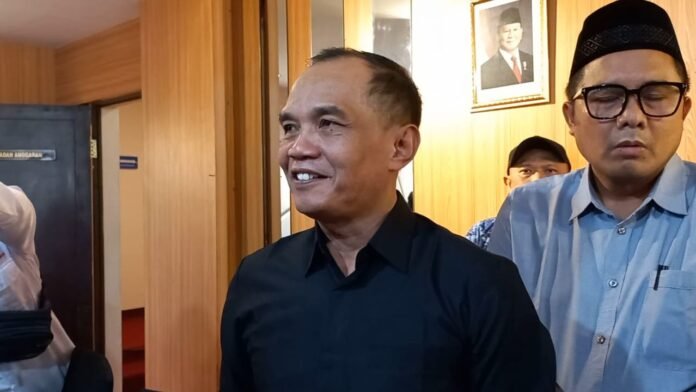 Ketua DPRD Jateng Sumanto saat memberikan keterangan kepada wartawan. (Foto : Kamal)