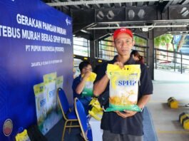 Penyaluran 2.574 paket beras stabilisasi pasokan dan harga pangan (SPHP). (Foto : Dok Pupuk Indonesia)