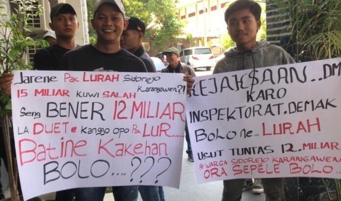 Audiensi di Kantor Inspektorat Demak terkait dugaan penyelewengan dana desa, Selasa (9/9/2025). (Foto: Sam)