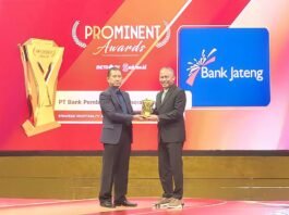 Penghargaan Strategic Profitability and Micro Finance Transformation Awards Dalam ajang Prominent Awards 2025 yang digelar di Grand Studio Metro TV Jakarta, pada Rabu (3/9/2025). (Foto : Dok Bank Jateng)
