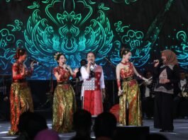 Pembukaan Festival Kota Lama (FKL) Semarang 2025 di Laroka Theater, kawasan Kota Lama pada Senin (8/9/2025) malam. (Foto : Dok Pemkot Semarang)