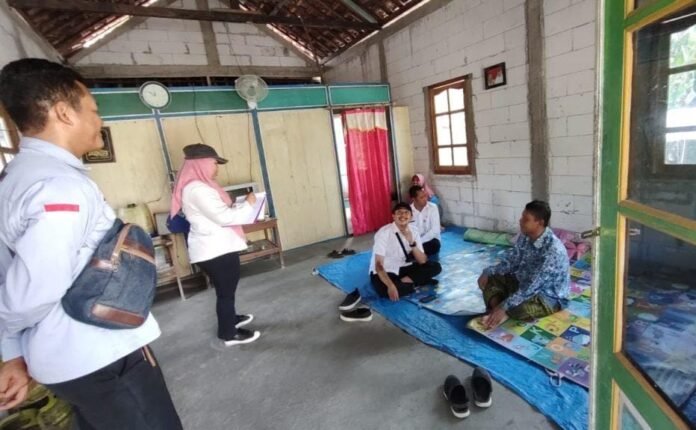 Monitoring dan evaluasi perbaikan RTLH di Demak. (Foto : Sam)