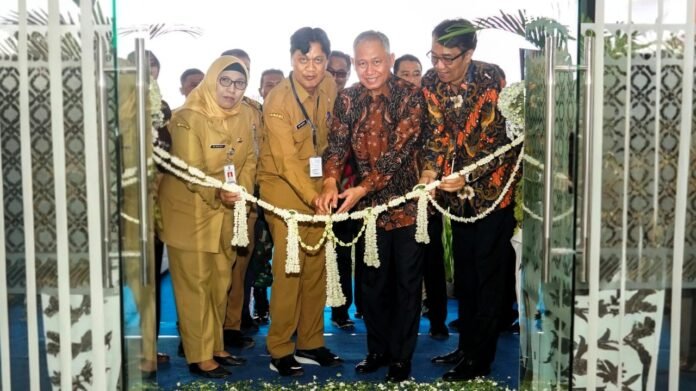 Peresmian Kantor Cabang Pembantu (KCP) Gombong dan Kantor Cabang Pembantu Syariah (KCPS) Gombong. (Foto : Dok Bank Jateng)