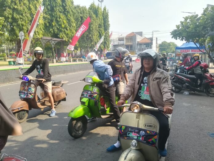 Ikatan Vespa Demak (IVADE). (Foto : Sam)