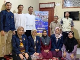 Mahasiswa KKN UPGRIS dan YBM PLN Pusmanpro dalam kegiatan pendampingan Kelompok Usaha Cahaya