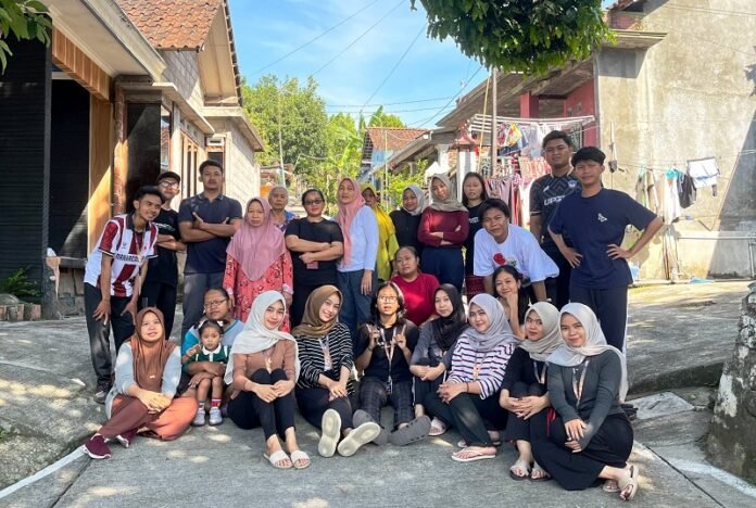 KKN UPGRIS gelar senam bersama
