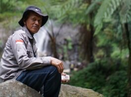 Kang Polo seorang pegiat konservasi Desa Wisata Curug Lawe Secepit