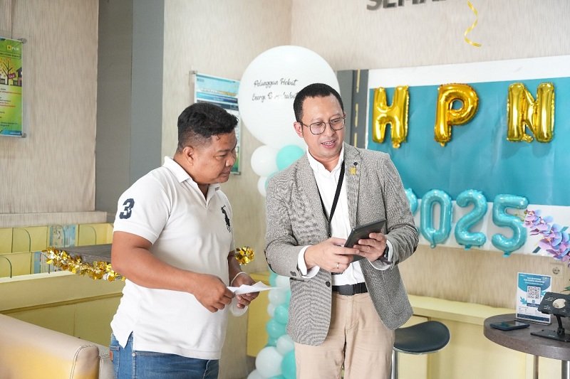 PLN UP3 Semarang General Manager PLN UID JTY didampingi jajaran manajemen hadir langsung di Unit Layanan Pelanggan (ULP) Semarang Tengah