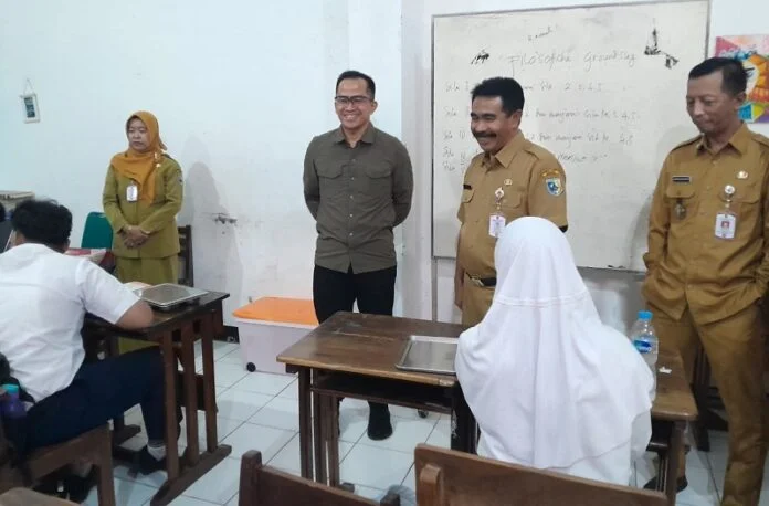 Sekda Demak tinjau MBG