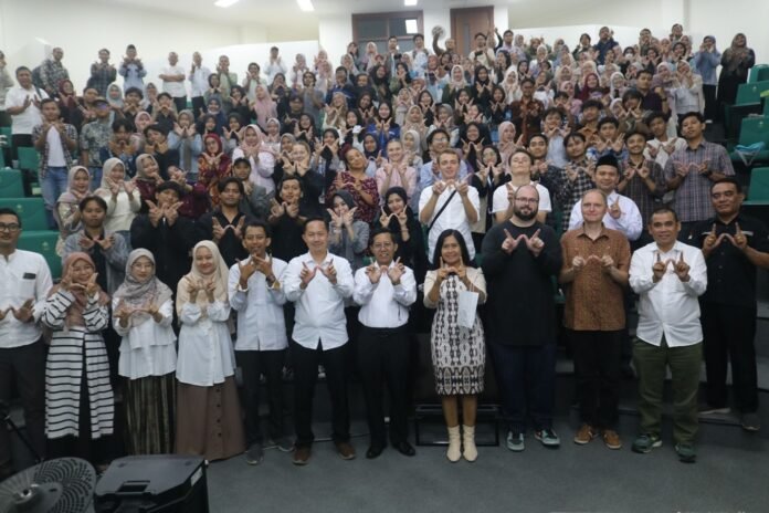 UIN Walisongo Semarang menjadi tuan rumah acara ‘International Forum – Green Campus initiative from the tenses of UIN Walisongo and Humboldt University Students pada Selasa (16/09/2025). (Foto : Dok UIN Walisongo)