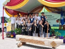 Foto bersama Rektor Undip, Prof. Dr. Suharnomo