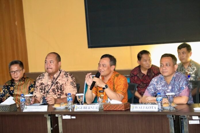Gubernur Jateng Ahmad Luthfi ketika kunjungi Pemkot Pekalongan