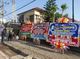 karangan bunga polres brebes