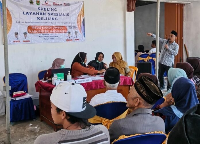 Warga Desa Kragilan ketika menunggu periksa kesehatan gratis Speling Pemprov Jateng
