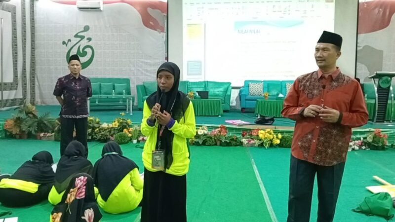 UIN Walisongo Semarang (FDK) UIN Walisongo Semarang bersama Al-Fatih Kaffah Nusantara (AFKN) menginisiasi program Study Motivation Training (SMT AFKN) bagi santri Papua. (Foto : Dok UIN Walisongo Semarang)